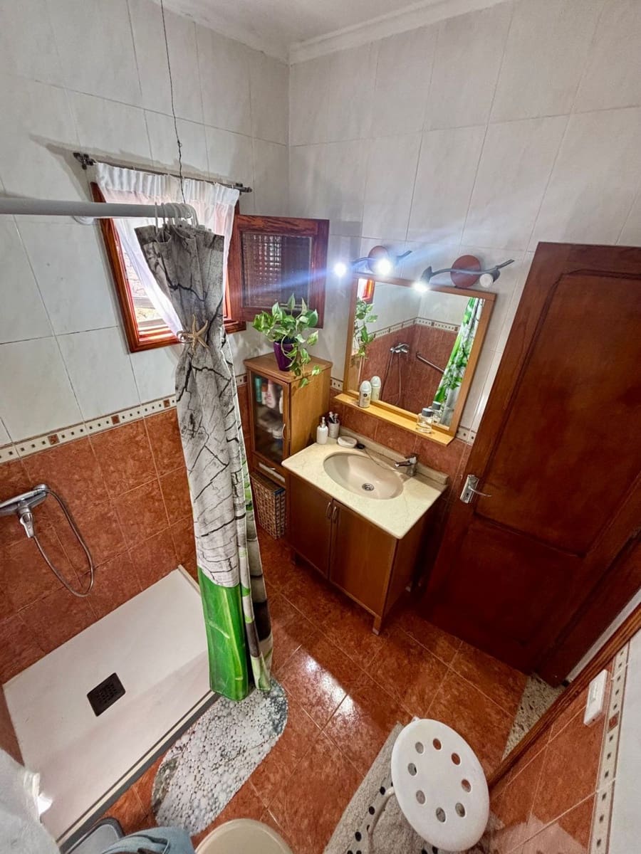 6 bedroom Finca/Country House for sale in Santa Maria de Guia de Gran Canaria with garage - € 299,000 (Ref: 9964622)