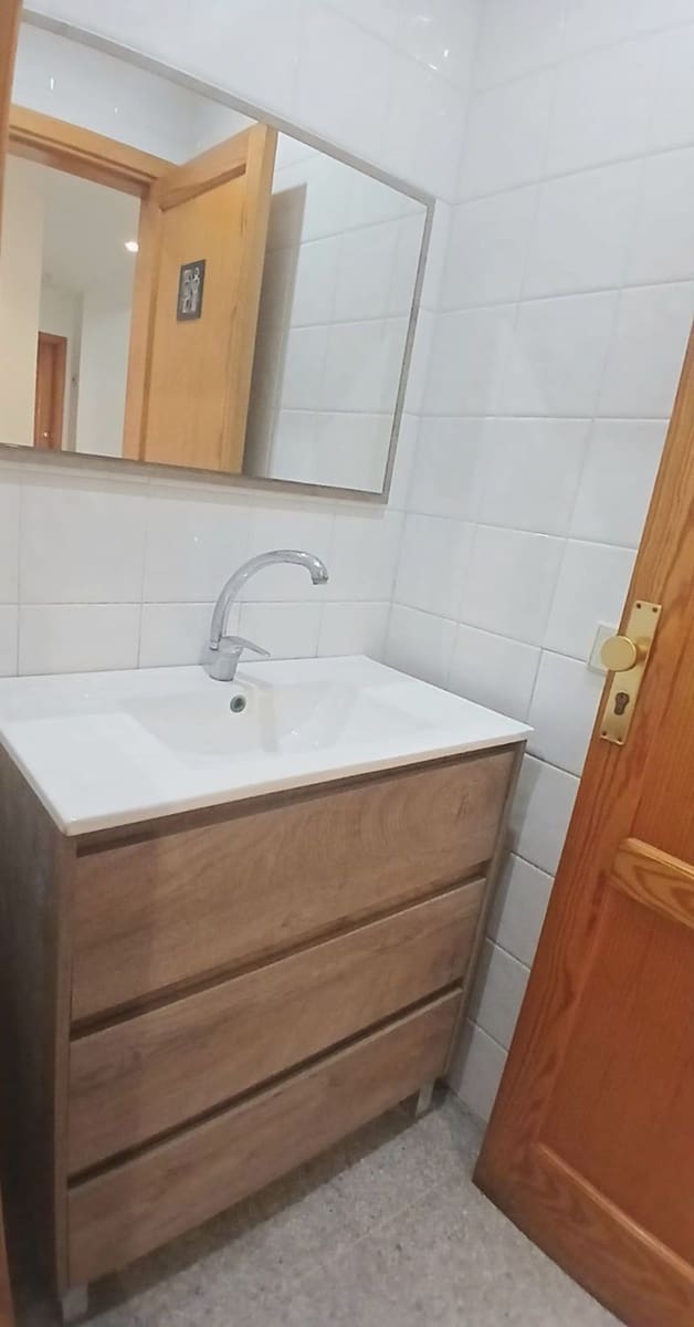 Escritório para arrendar em Las Palmas de Gran Canaria - 950 € (Ref: 9978092)
