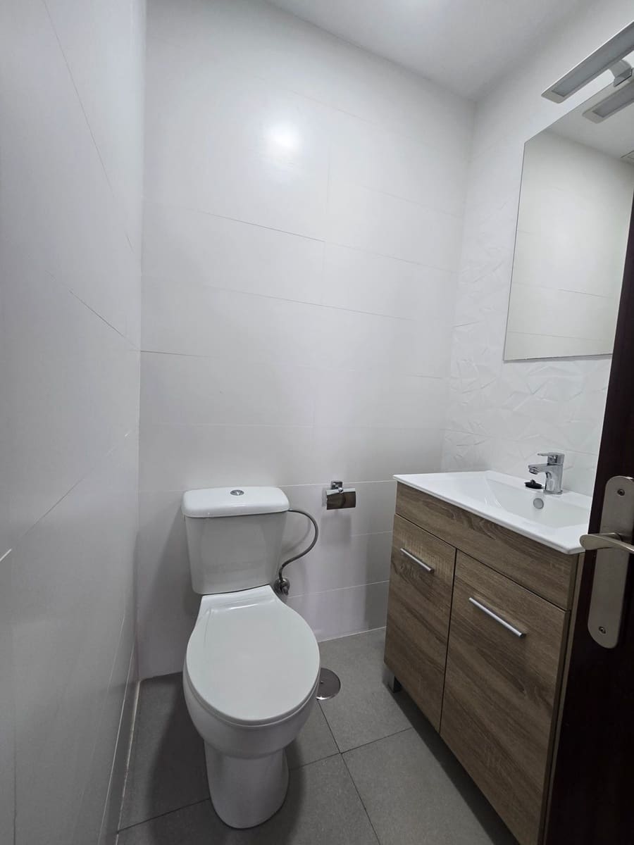 Appartement de 3 chambres à louer à Las Palmas de Gran Canaria avec garage - 1 000 € (Ref: 9993750)