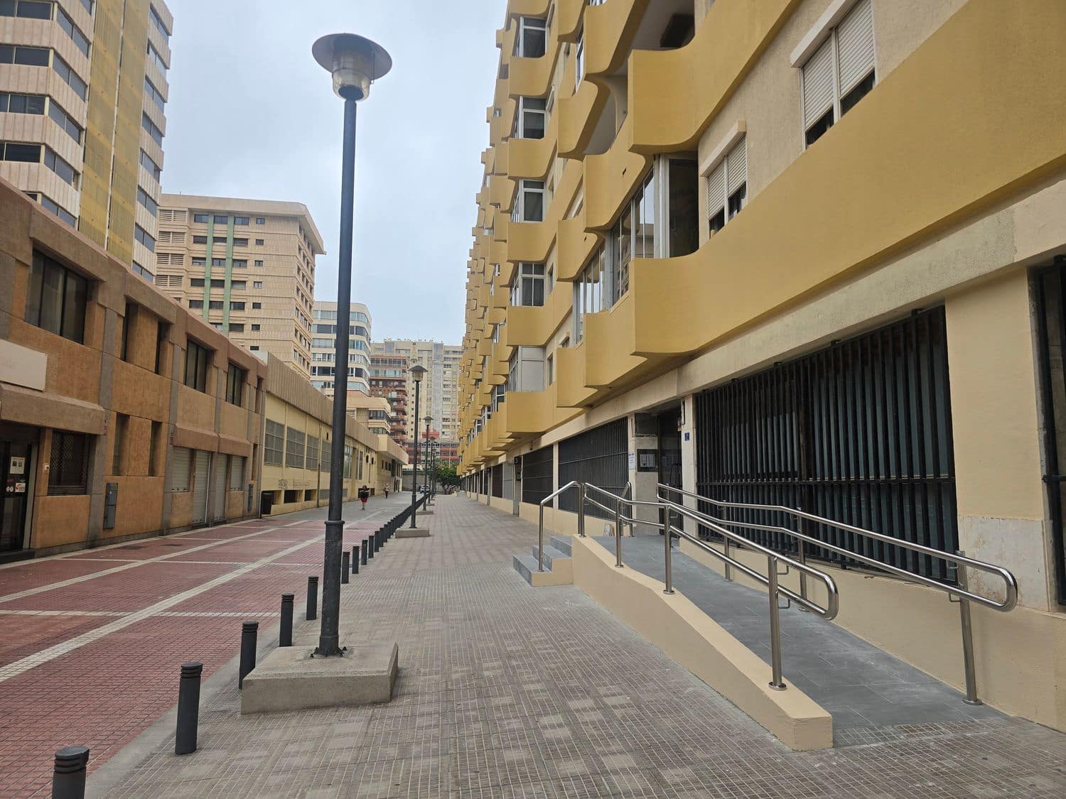 Appartement de 3 chambres à louer à Las Palmas de Gran Canaria avec garage - 1 000 € (Ref: 9993750)