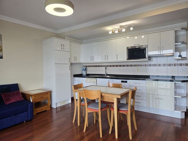 Apartamento de 2 habitaciones en Arinaga, Agüimes en alquiler con garaje - 1.235 € (Ref: 9997968)