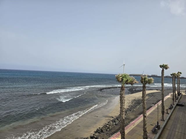 Apartamento de 2 habitaciones en Arinaga, Agüimes en alquiler con garaje - 1.235 € (Ref: 9997968)