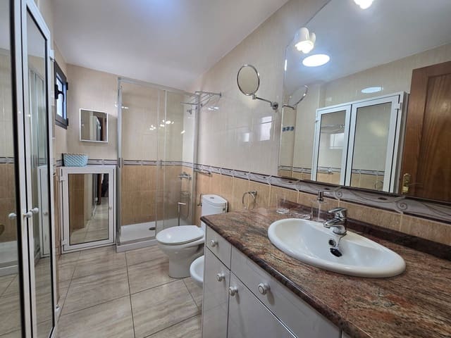 Apartamento de 2 habitaciones en Arinaga, Agüimes en alquiler con garaje - 1.235 € (Ref: 9997968)