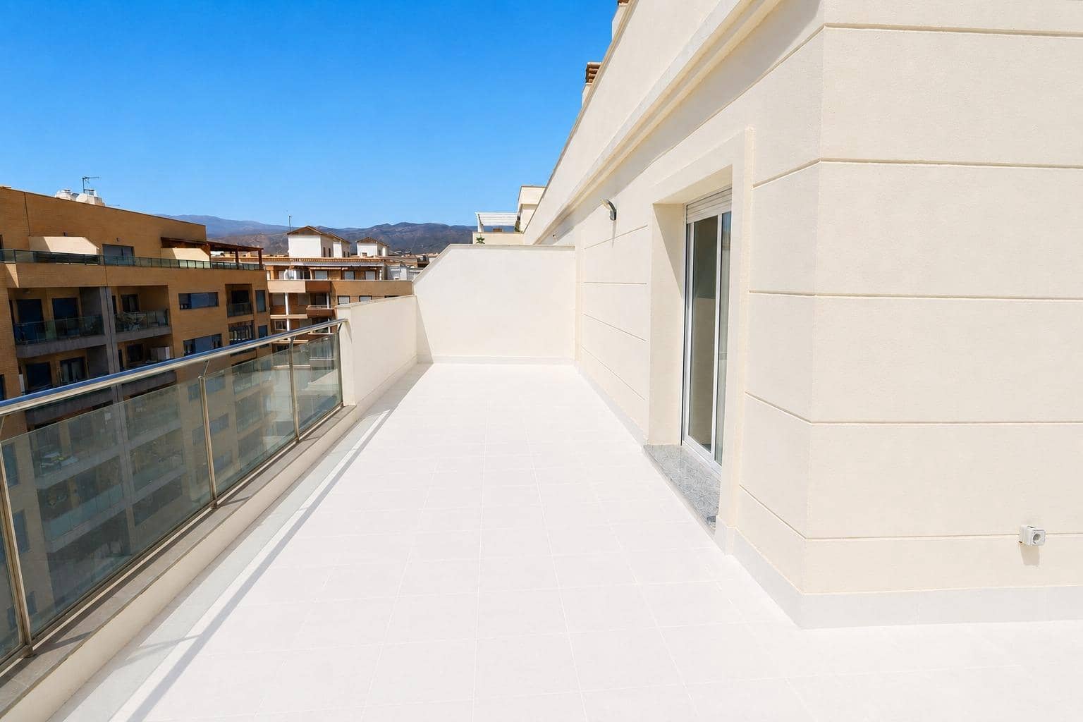 3 chambre Penthouse à vendre à Roquetas de Mar avec piscine - 598 000 € (Ref: 10029225)