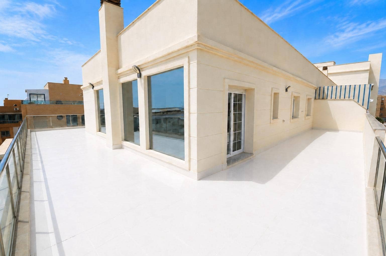 3 chambre Penthouse à vendre à Roquetas de Mar avec piscine - 598 000 € (Ref: 10029225)