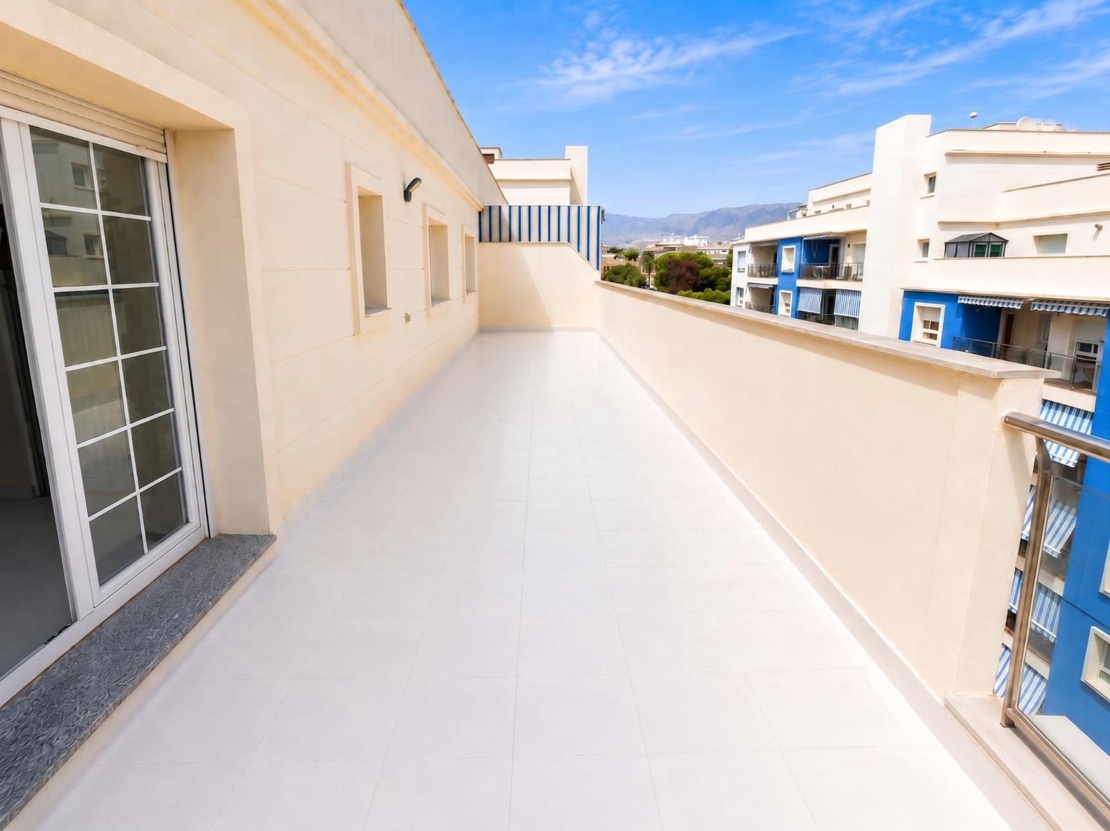 3 chambre Penthouse à vendre à Roquetas de Mar avec piscine - 598 000 € (Ref: 10029225)