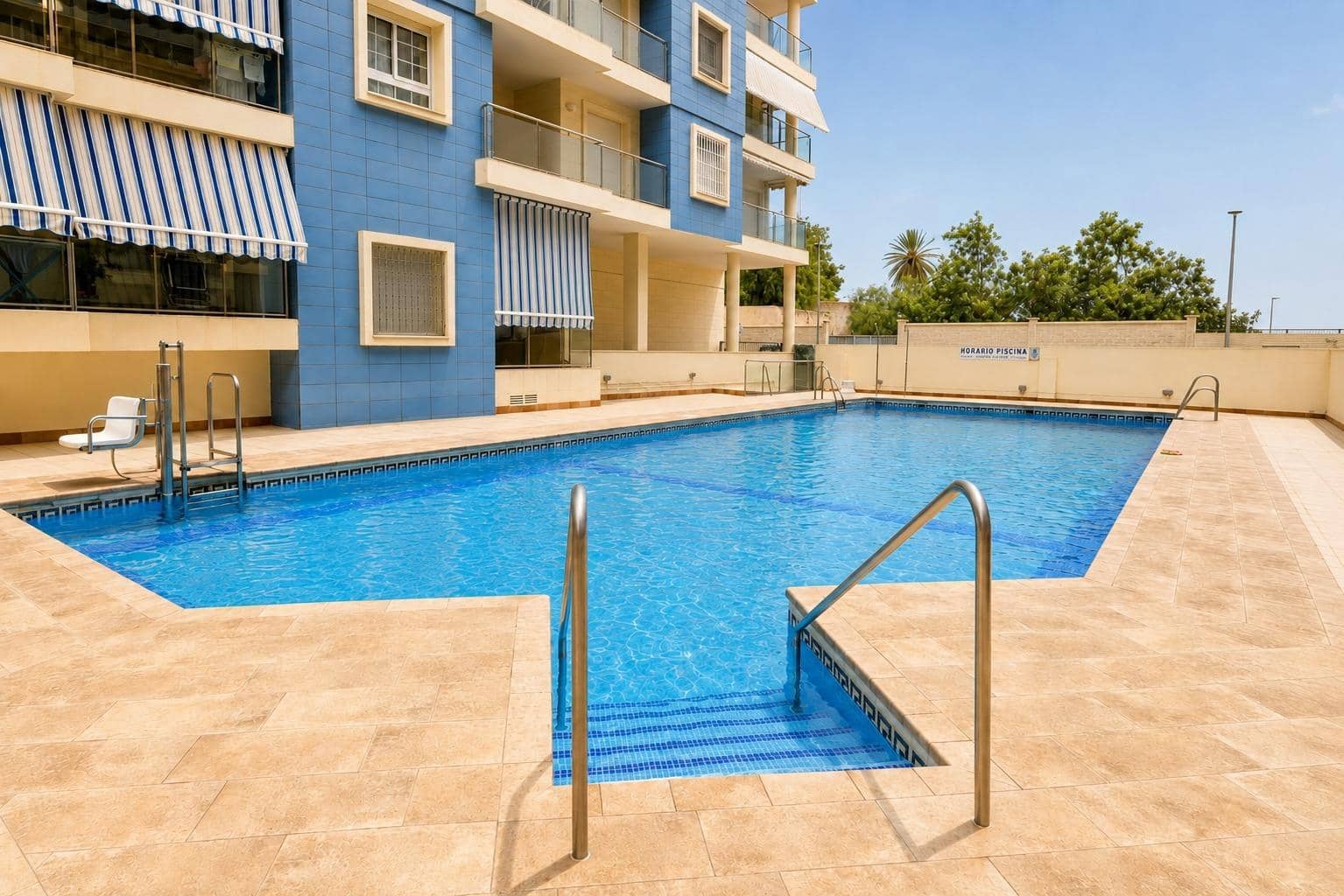 3 chambre Penthouse à vendre à Roquetas de Mar avec piscine - 598 000 € (Ref: 10029225)
