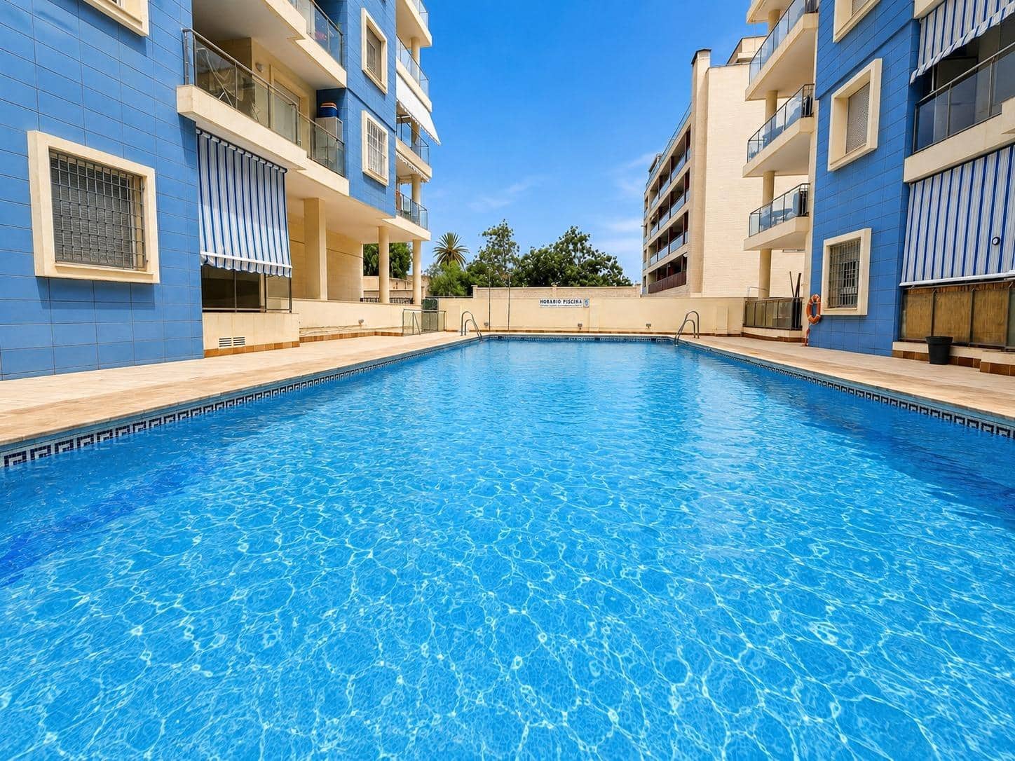 3 chambre Penthouse à vendre à Roquetas de Mar avec piscine - 598 000 € (Ref: 10029225)
