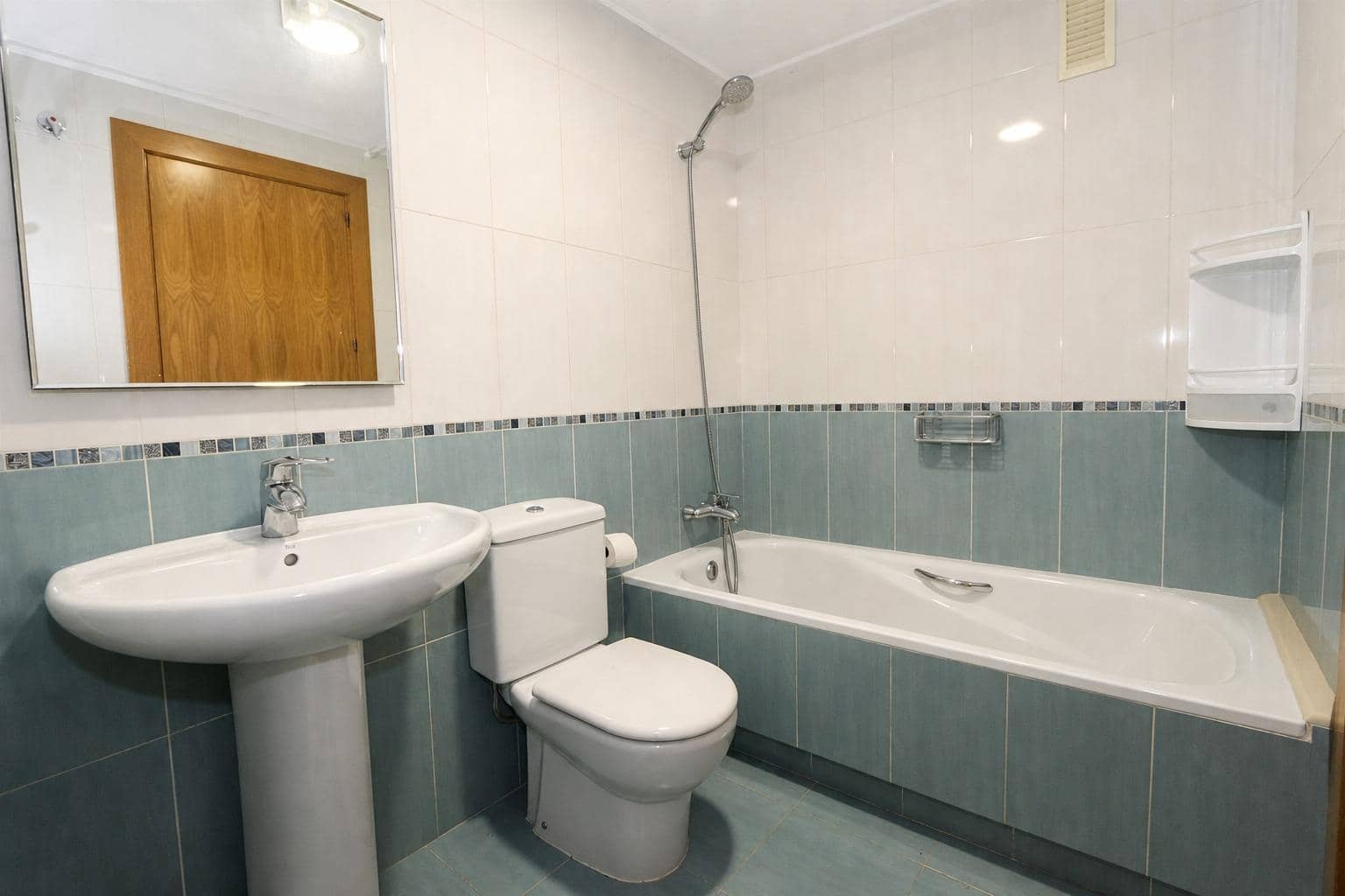 Piso de 3 habitaciones en Mazarrón en alquiler con garaje - 750 € (Ref: 10038719)