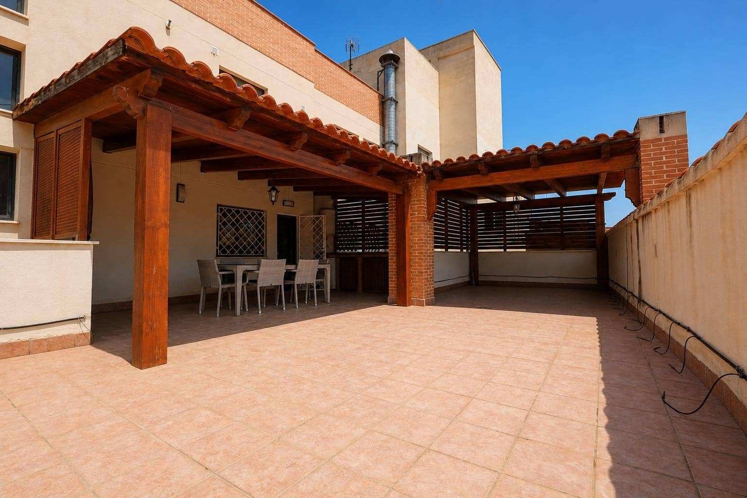 Piso de 3 habitaciones en Mazarrón en alquiler con garaje - 750 € (Ref: 10038719)