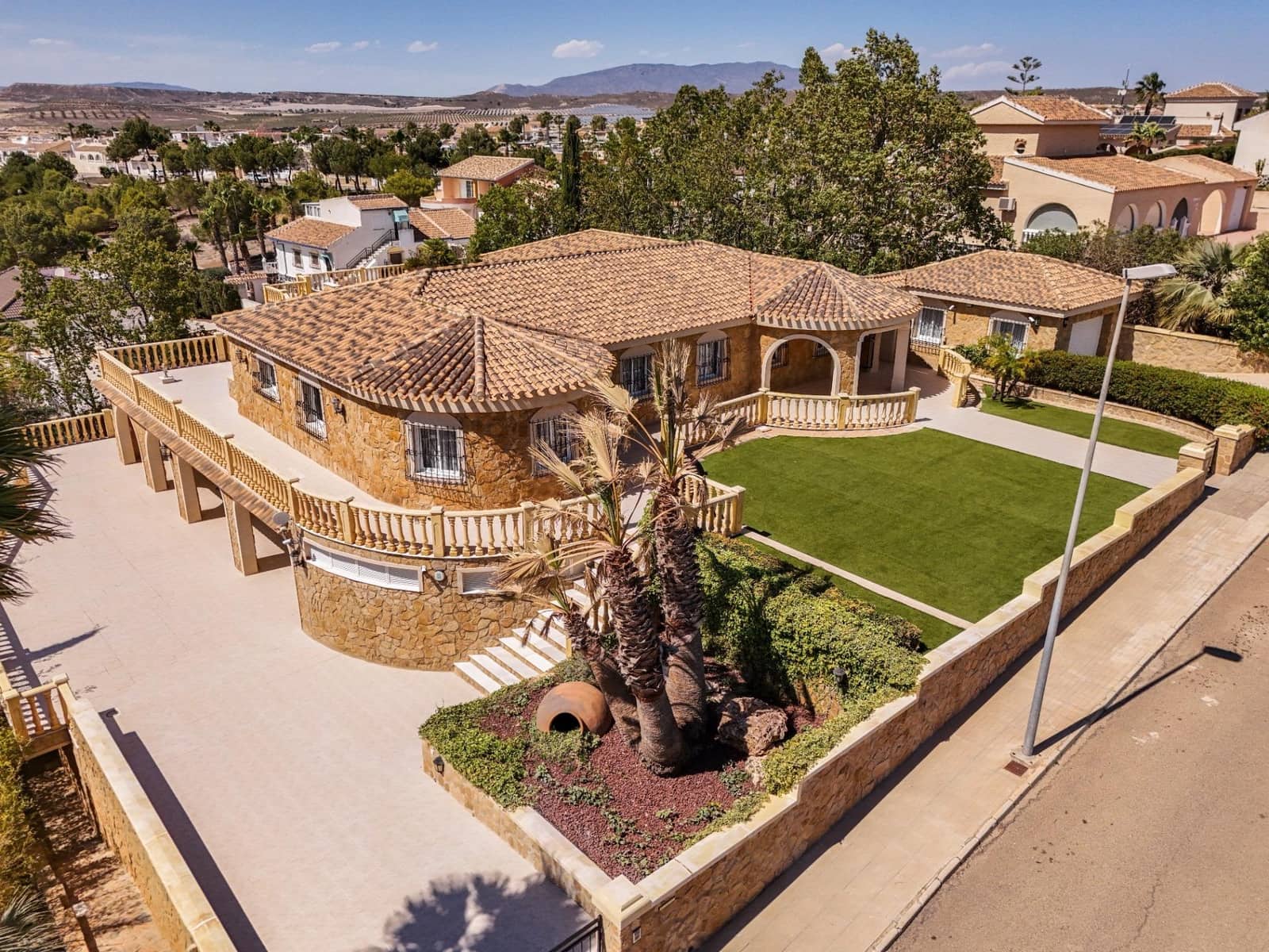 6 soverom Villa til salgs i Mazarron med svømmebasseng garasje - € 695 000 (Ref: 8669173)