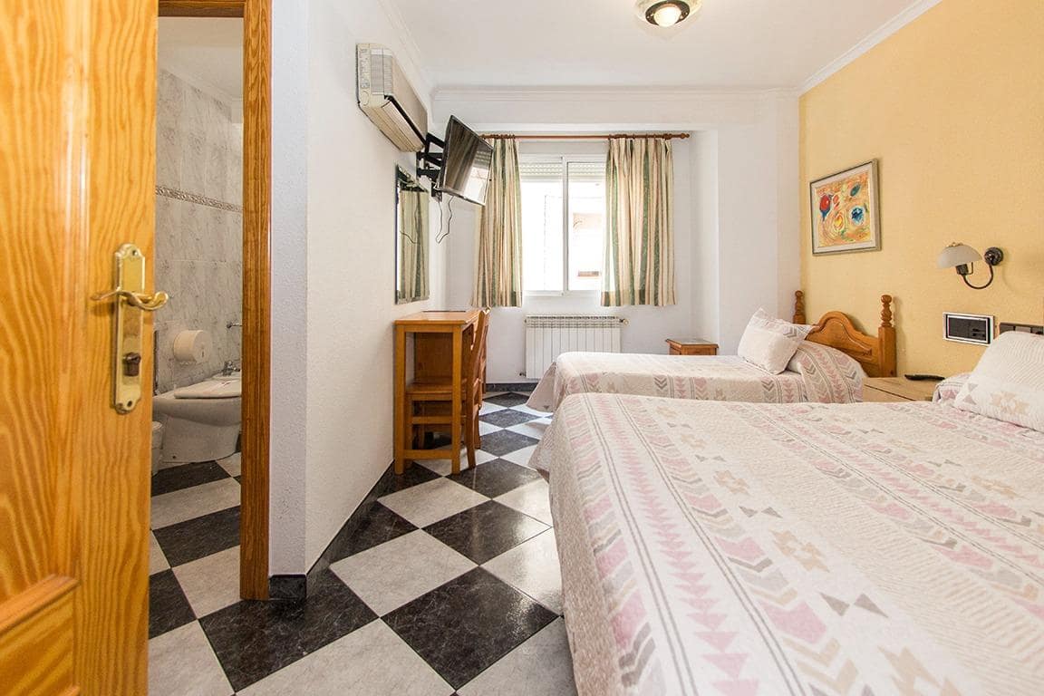 14 quarto Hotel para venda em Mazarron - 450 000 € (Ref: 8676021)