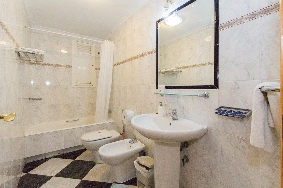 14 quarto Hotel para venda em Mazarron - 450 000 € (Ref: 8676021)