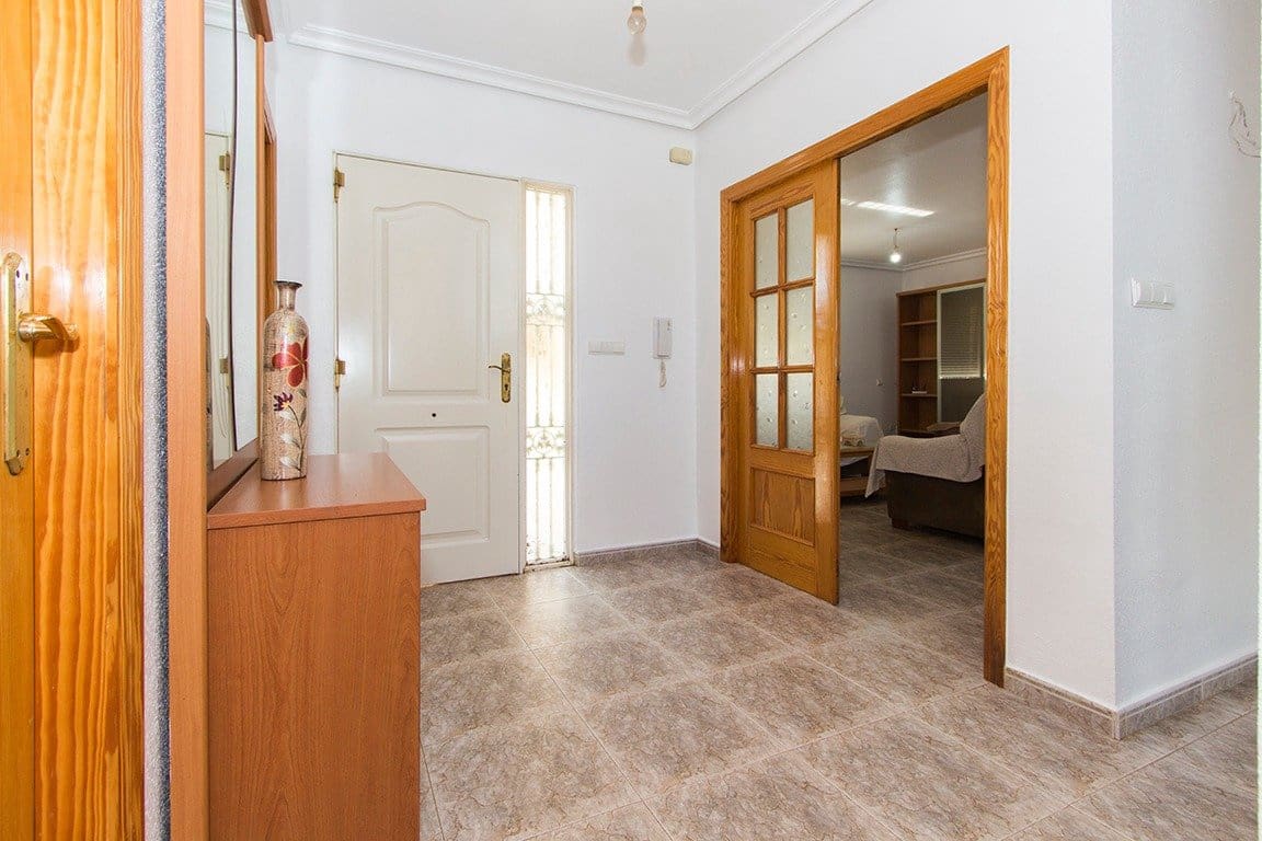 4 bedroom Villa for sale in Alhama de Murcia with garage - € 350,000 (Ref: 9502596)