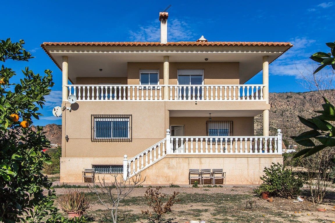 4 bedroom Villa for sale in Alhama de Murcia with garage - € 350,000 (Ref: 9502596)