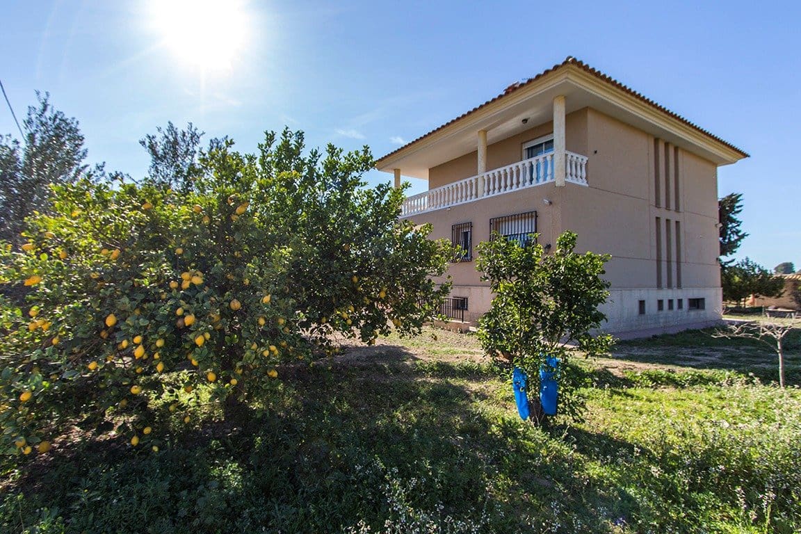 4 bedroom Villa for sale in Alhama de Murcia with garage - € 350,000 (Ref: 9502596)