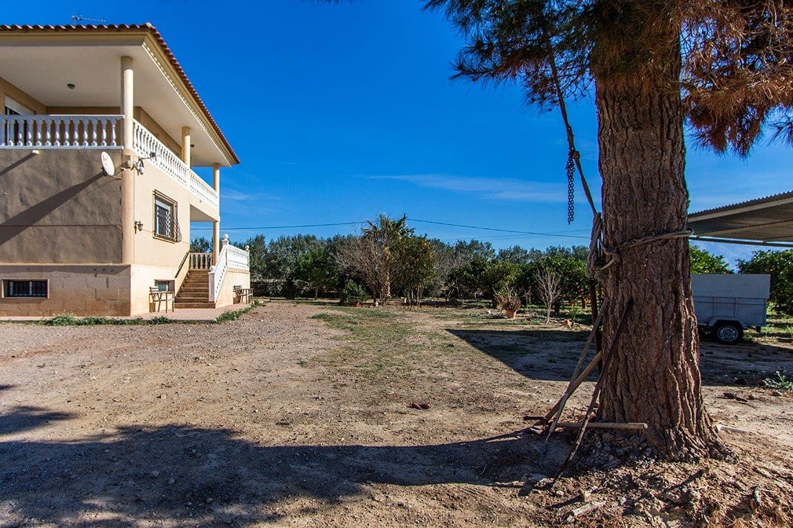 4 bedroom Villa for sale in Alhama de Murcia with garage - € 350,000 (Ref: 9502596)