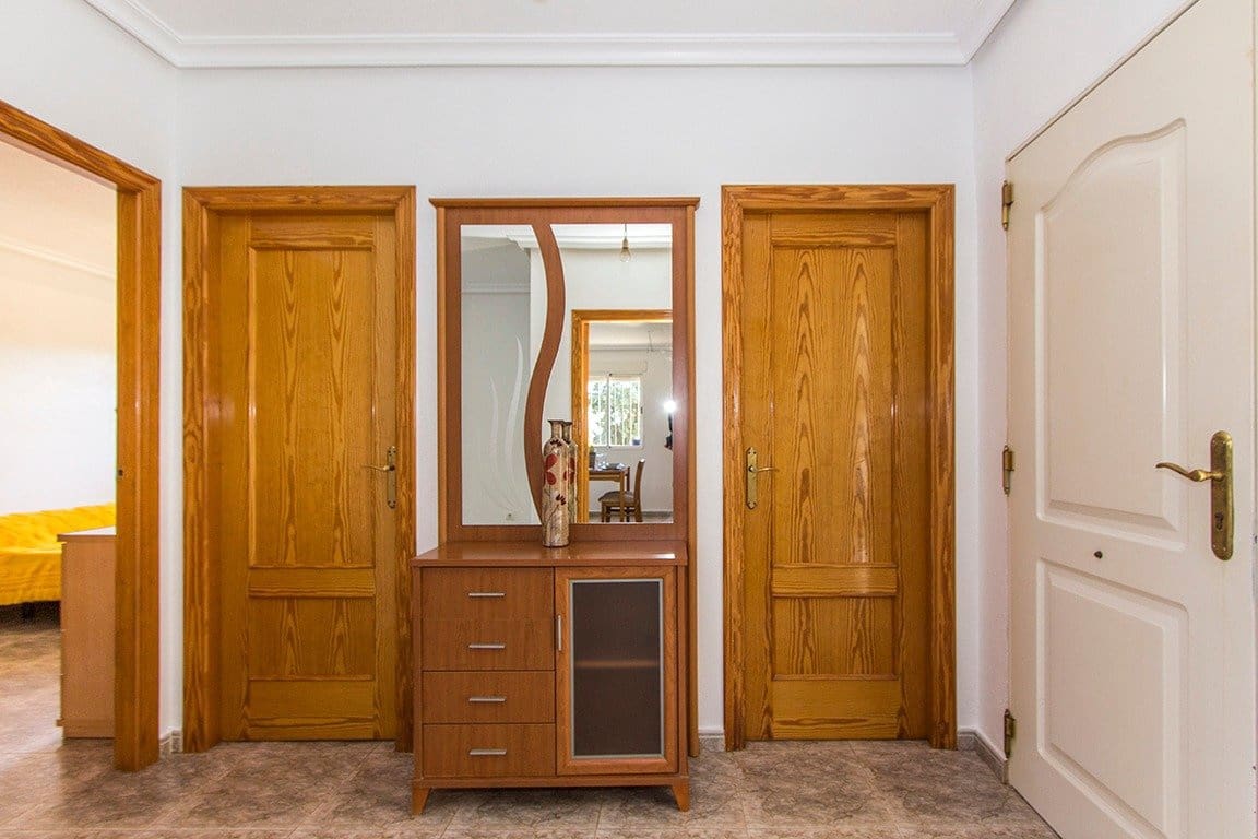 4 bedroom Villa for sale in Alhama de Murcia with garage - € 350,000 (Ref: 9502596)