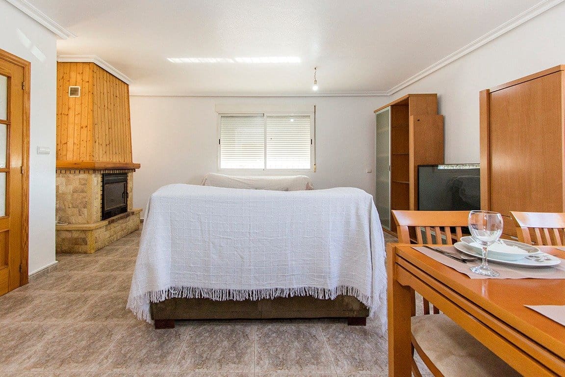 4 bedroom Villa for sale in Alhama de Murcia with garage - € 350,000 (Ref: 9502596)