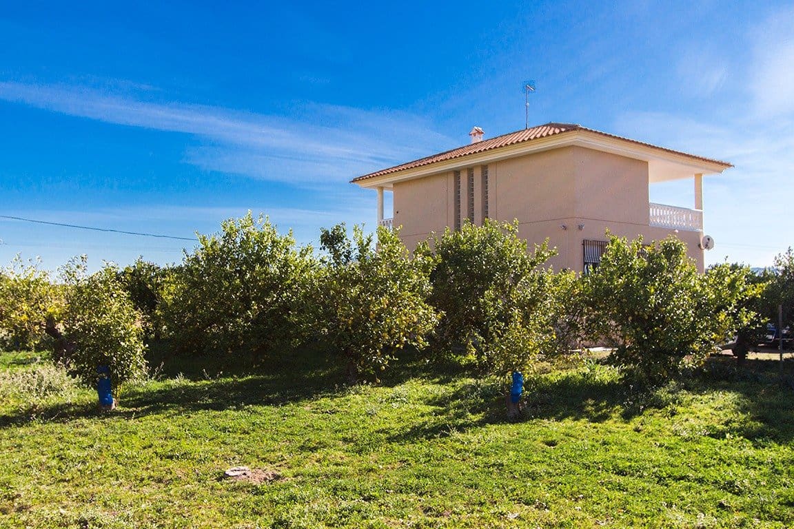 4 bedroom Villa for sale in Alhama de Murcia with garage - € 350,000 (Ref: 9502596)