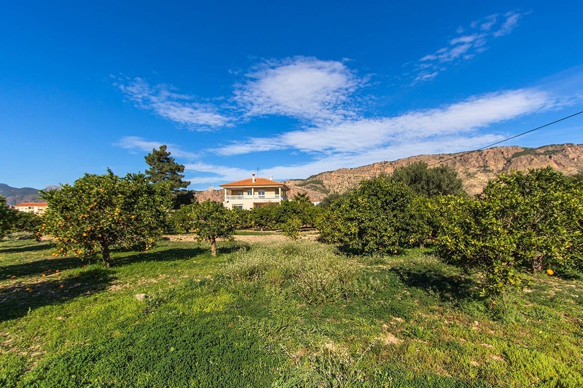 4 bedroom Villa for sale in Alhama de Murcia with garage - € 350,000 (Ref: 9502596)