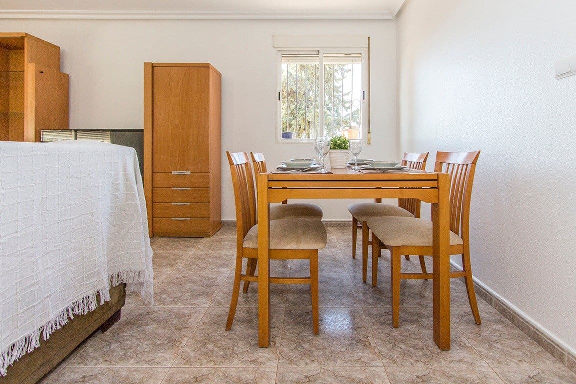 4 bedroom Villa for sale in Alhama de Murcia with garage - € 350,000 (Ref: 9502596)