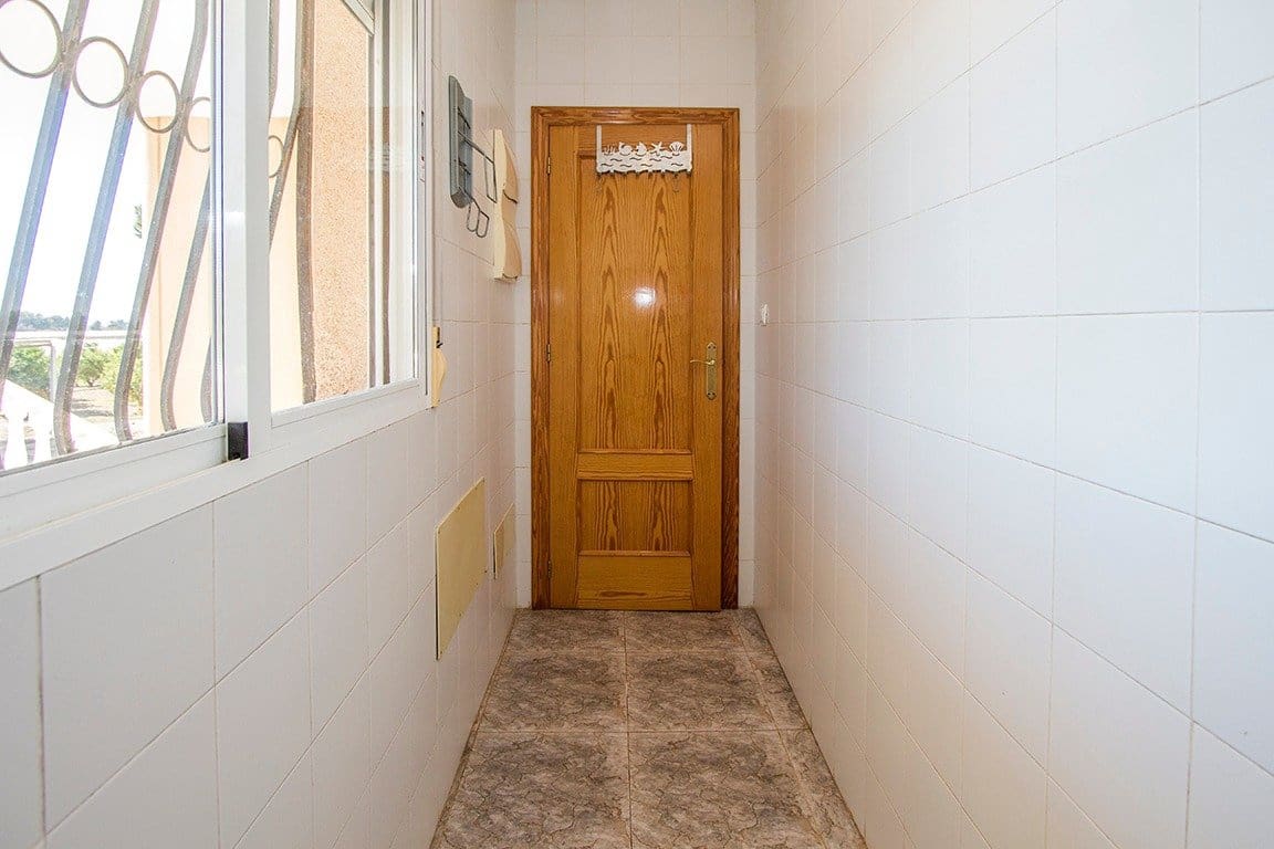 4 bedroom Villa for sale in Alhama de Murcia with garage - € 350,000 (Ref: 9502596)