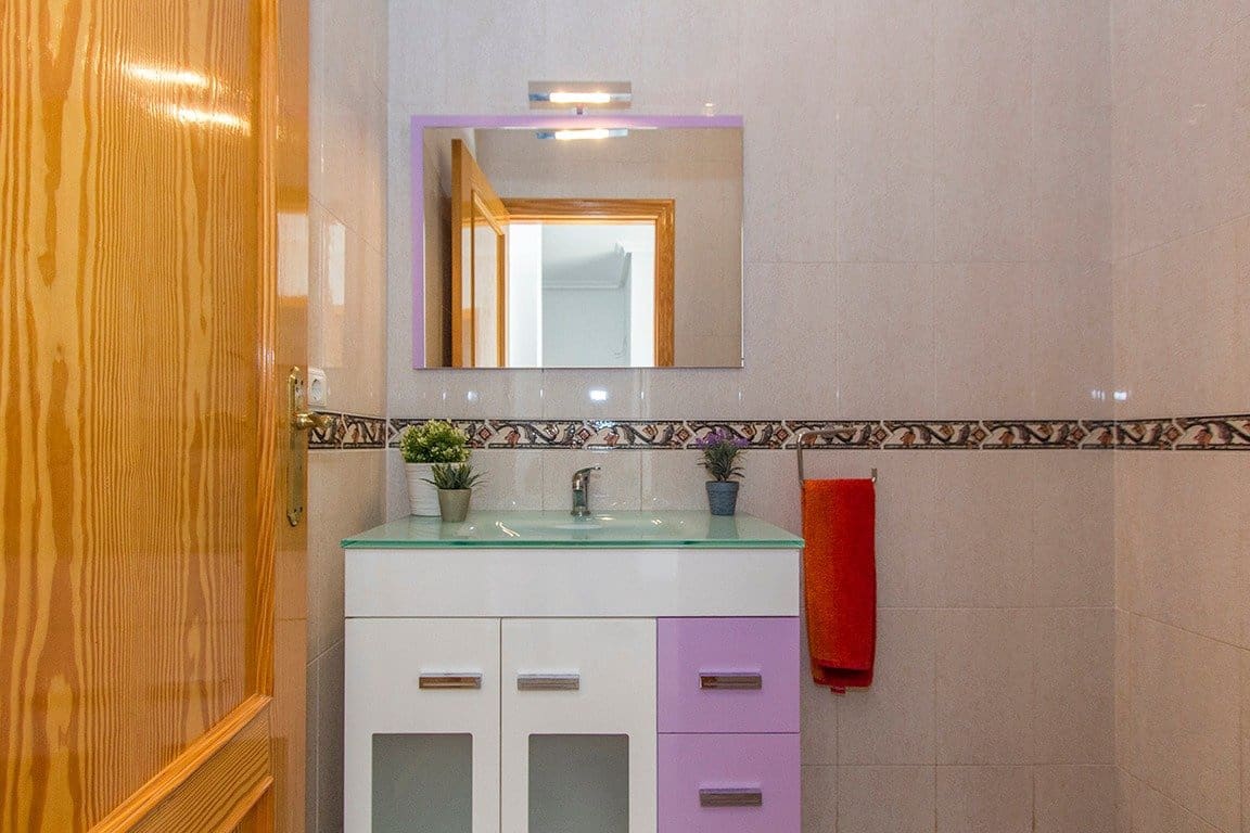 4 bedroom Villa for sale in Alhama de Murcia with garage - € 350,000 (Ref: 9502596)