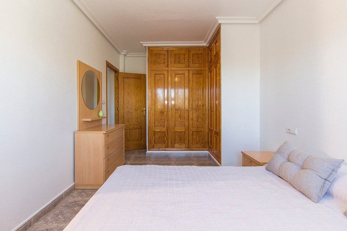 4 bedroom Villa for sale in Alhama de Murcia with garage - € 350,000 (Ref: 9502596)