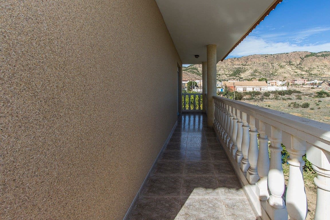 4 bedroom Villa for sale in Alhama de Murcia with garage - € 350,000 (Ref: 9502596)