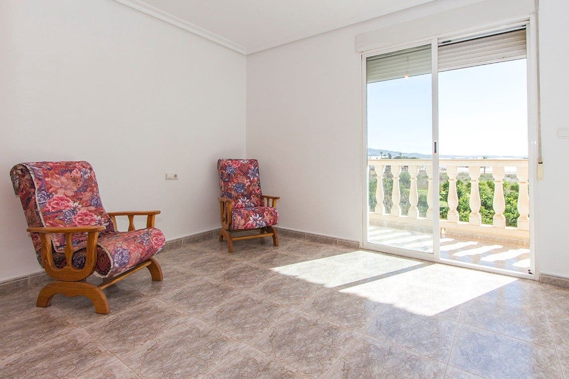 4 bedroom Villa for sale in Alhama de Murcia with garage - € 350,000 (Ref: 9502596)