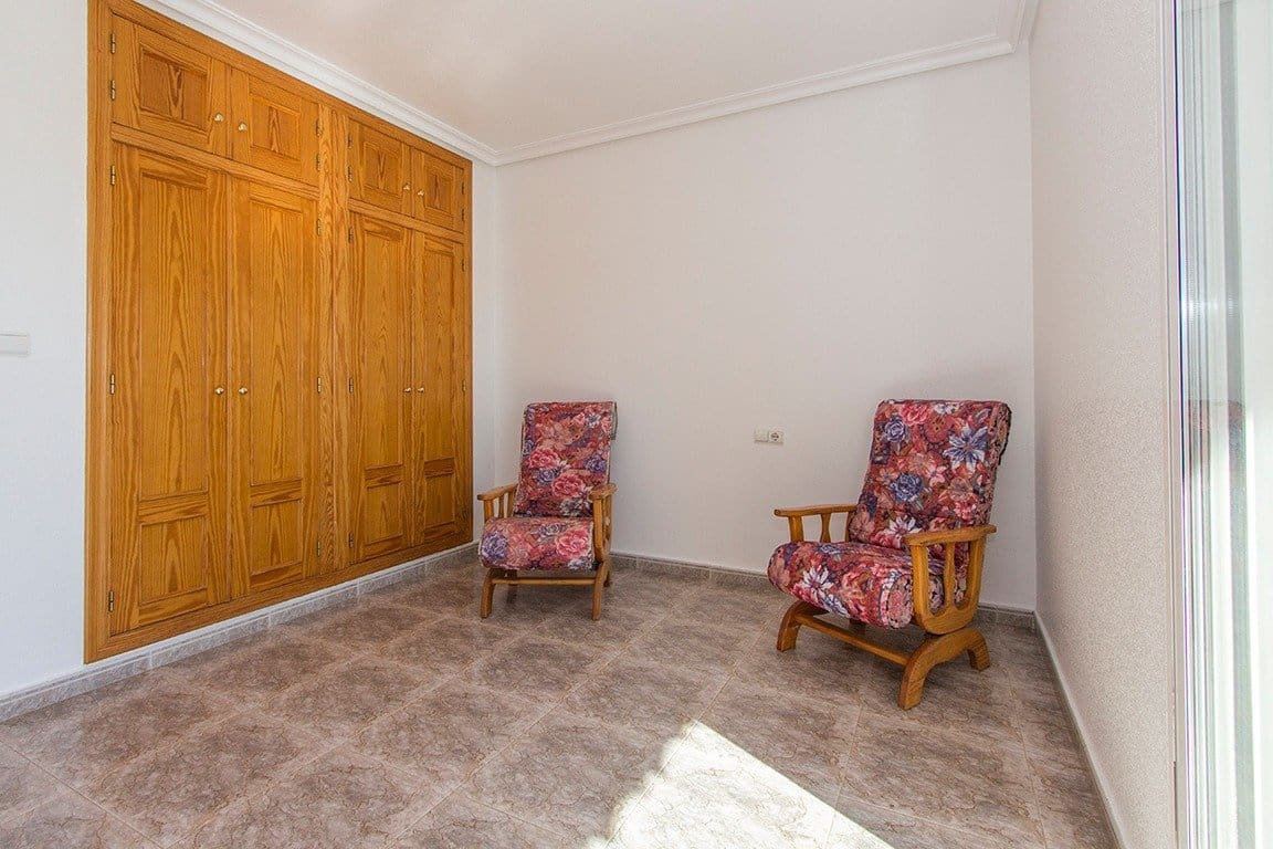 4 bedroom Villa for sale in Alhama de Murcia with garage - € 350,000 (Ref: 9502596)