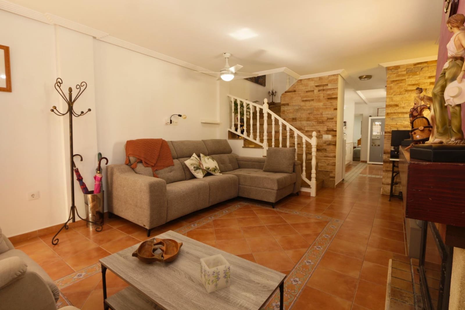 3 bedroom Semi-detached Villa for sale in Alamillo - € 284,500 (Ref: 9599686)