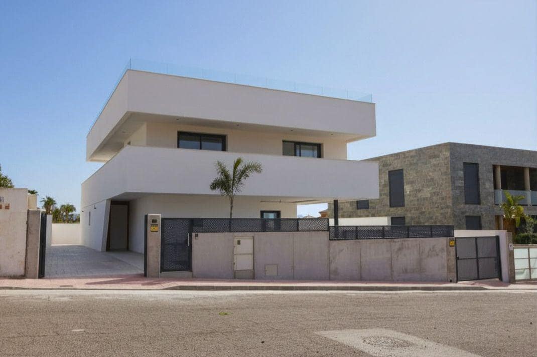 5 sypialnia Willa na sprzedaż w Puerto de Mazarron z basenem garażem - 1 340 000 € (Ref: 9773273)