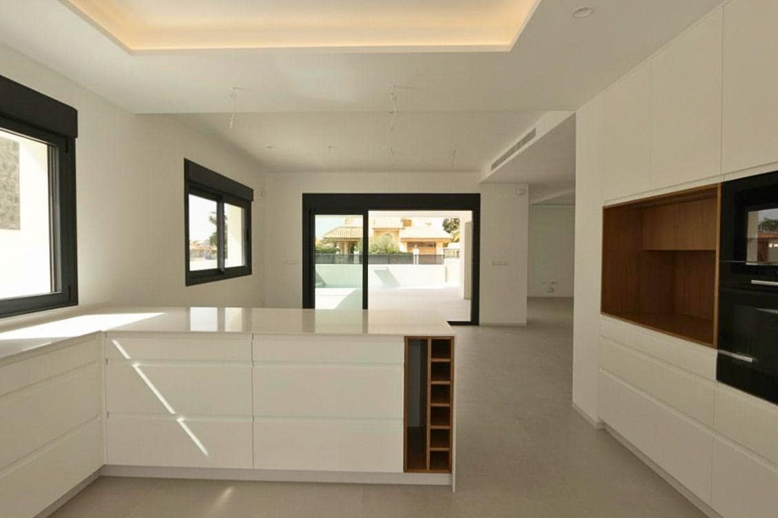 5 sypialnia Willa na sprzedaż w Puerto de Mazarron z basenem garażem - 1 340 000 € (Ref: 9773273)