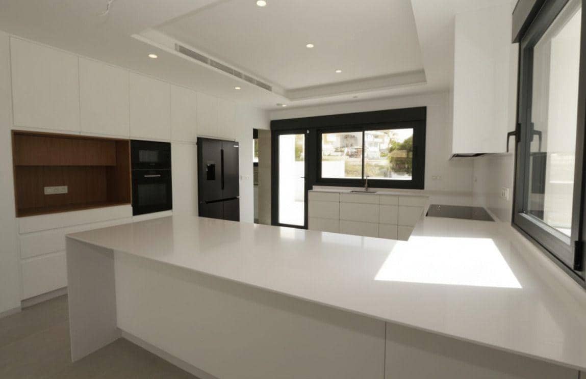 5 sypialnia Willa na sprzedaż w Puerto de Mazarron z basenem garażem - 1 340 000 € (Ref: 9773273)