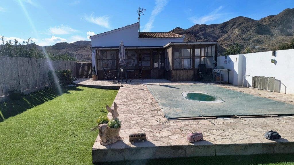 2 makuuhuone Huvila myytävänä paikassa Cuevas del Almanzora mukana uima-altaan 
autotalli - 189 950 € (Ref: 9486903)