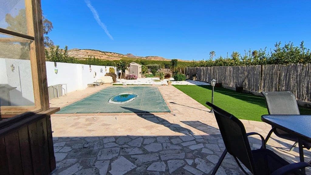 2 makuuhuone Huvila myytävänä paikassa Cuevas del Almanzora mukana uima-altaan 
autotalli - 189 950 € (Ref: 9486903)