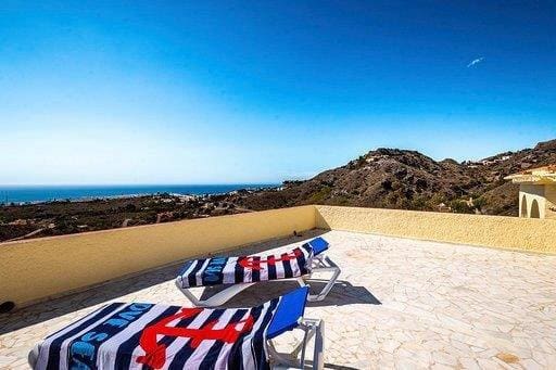 4 bedroom Villa for sale in Mojacar with pool garage - € 610,000 (Ref: 9486904)