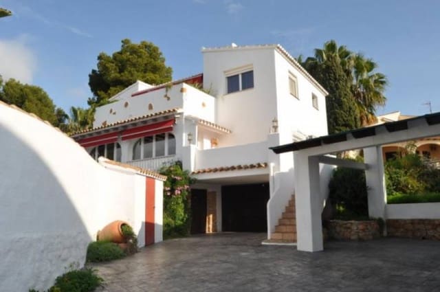Chalet de 4 habitaciones en Moraira, Teulada-Moraira en venta con piscina garaje - 1.490.000 € (Ref: 5086856)