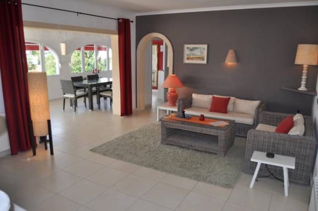 Chalet de 4 habitaciones en Moraira, Teulada-Moraira en venta con piscina garaje - 1.490.000 € (Ref: 5086856)