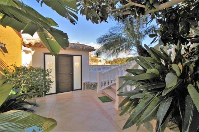 Chalet de 6 habitaciones en Calpe / Calp en venta con piscina garaje - 790.000 € (Ref: 7380982)