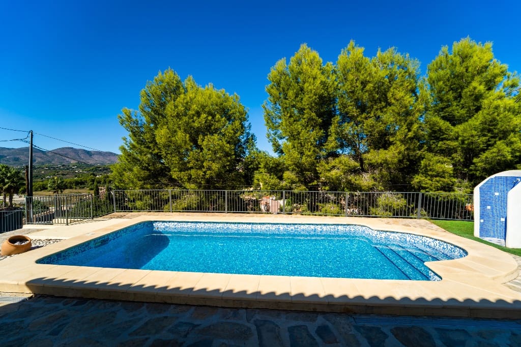 3 bedroom Villa for sale in Calpe / Calp with pool - € 435,000 (Ref: 7430917)