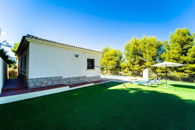 Chalet de 3 habitaciones en Calpe / Calp en venta con piscina - 435.000 € (Ref: 7430917)