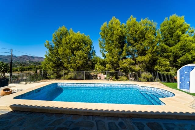 Chalet de 3 habitaciones en Calpe / Calp en venta con piscina - 435.000 € (Ref: 7430917)