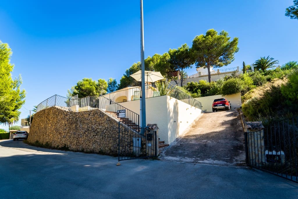 3 bedroom Villa for sale in Calpe / Calp with pool - € 435,000 (Ref: 7430917)