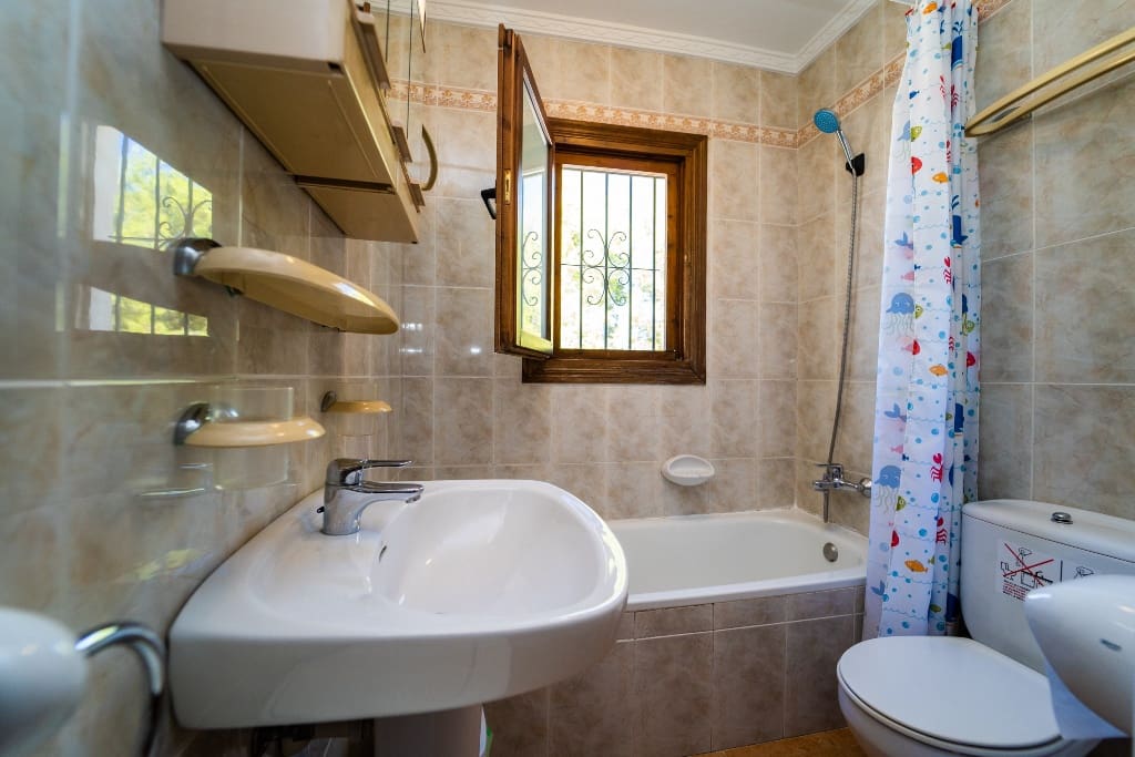 3 bedroom Villa for sale in Calpe / Calp with pool - € 435,000 (Ref: 7430917)