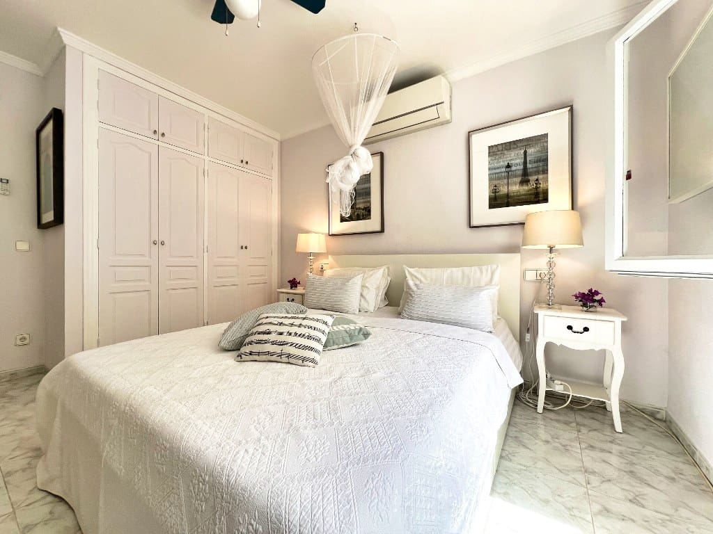 4 Zimmer Villa zu verkaufen in Calpe / Calp mit Pool Garage - 750.000 € (Ref: 8422361)