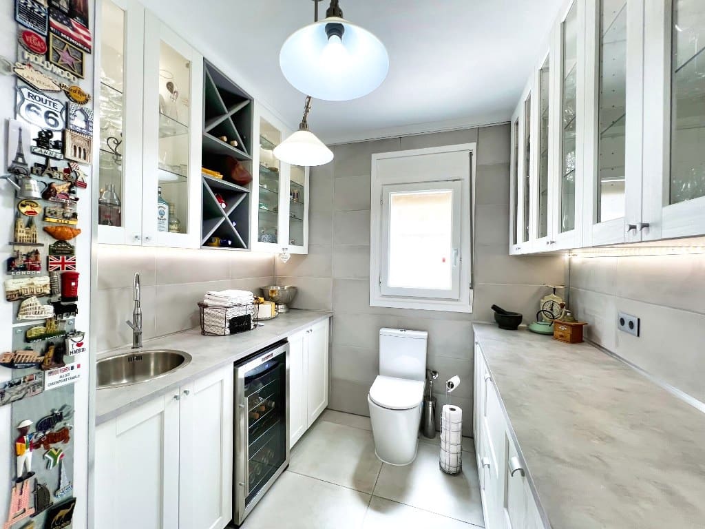 4 Zimmer Villa zu verkaufen in Calpe / Calp mit Pool Garage - 750.000 € (Ref: 8422361)