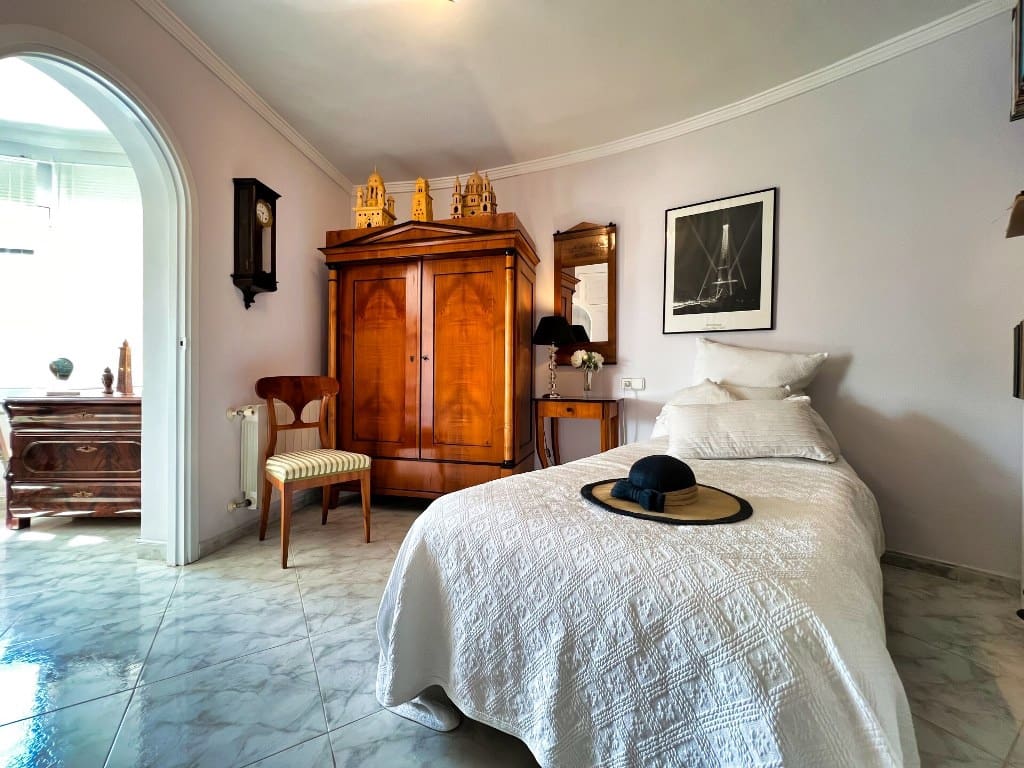 4 Zimmer Villa zu verkaufen in Calpe / Calp mit Pool Garage - 750.000 € (Ref: 8422361)